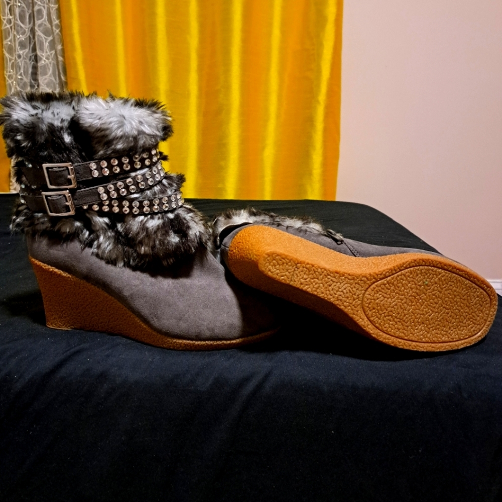 Joan Boyce gray suade boots